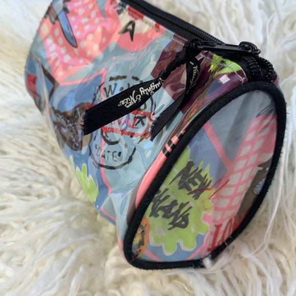 ✨💖 NWOT Traveling Cosmetic Bag 💖✨ - Picture 5 of 8